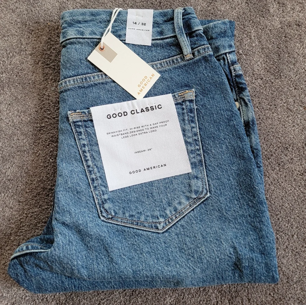 NWT good american good classic blue 940 hi rise raw hem denim